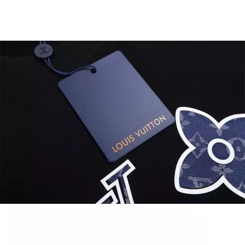 Replica Louis Vuitton LV T-Shirts Short Sleeved For Unisex #1308196 $38.00 USD for Wholesale