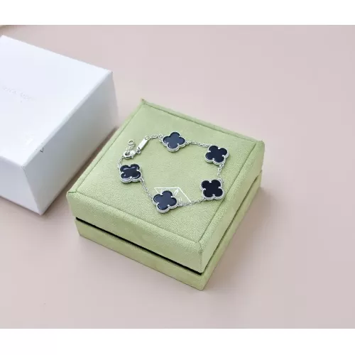 Van Cleef &amp; Arpels Bracelets For Women #1313643 $22.00 USD, Wholesale Replica Van Cleef &amp; Arpels Bracelets