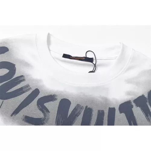Replica Louis Vuitton LV T-Shirts Short Sleeved For Unisex #1315822 $42.00 USD for Wholesale
