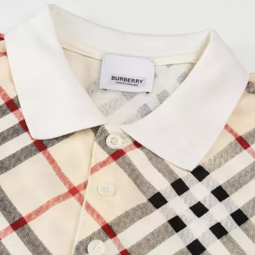 Replica Burberry T-Shirts Short Sleeved For Men #1318071 $42.00 USD for Wholesale