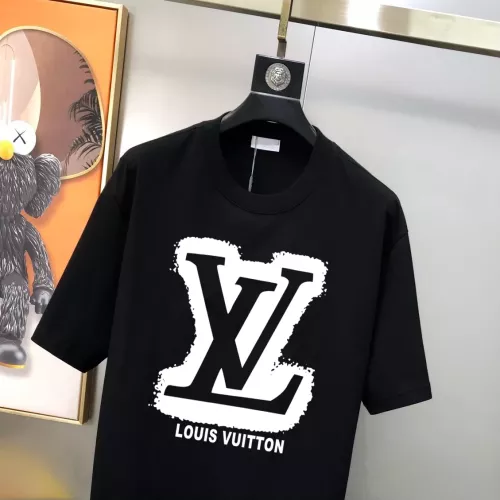 Replica Louis Vuitton LV T-Shirts Short Sleeved For Men #1321821 $40.00 USD for Wholesale
