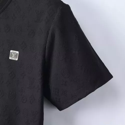 Replica Louis Vuitton LV T-Shirts Short Sleeved For Men #1321877 $29.00 USD for Wholesale