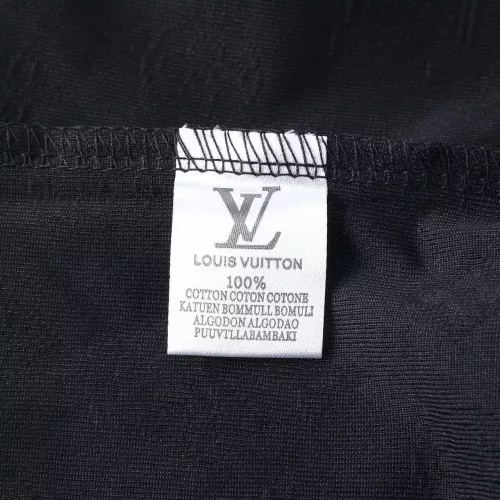 Replica Louis Vuitton LV T-Shirts Short Sleeved For Men #1321877 $29.00 USD for Wholesale
