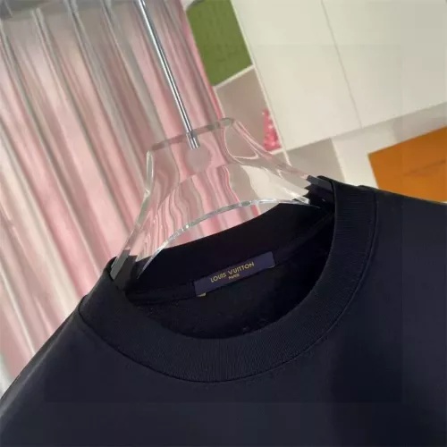 Replica Louis Vuitton LV T-Shirts Short Sleeved For Unisex #1322148 $42.00 USD for Wholesale