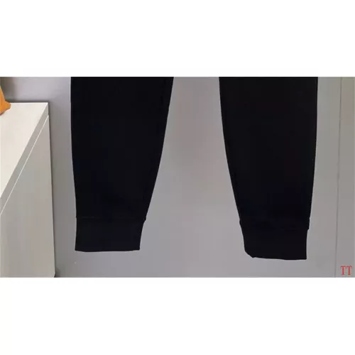 Replica Gucci Tracksuits Long Sleeved For Men #1322943 $92.00 USD for Wholesale