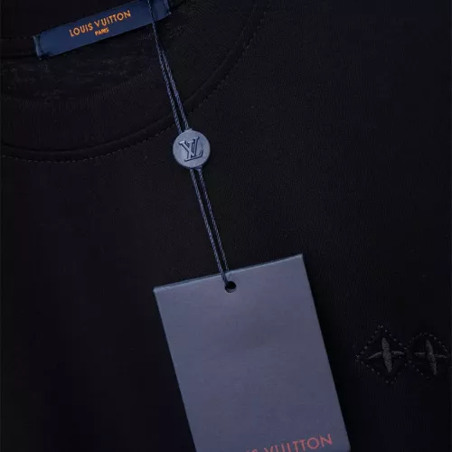 Replica Louis Vuitton LV T-Shirts Short Sleeved For Unisex #1323144 $32.00 USD for Wholesale