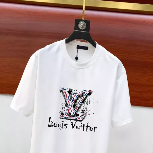 Replica Louis Vuitton LV T-Shirts Short Sleeved For Unisex #1323745 $42.00 USD for Wholesale
