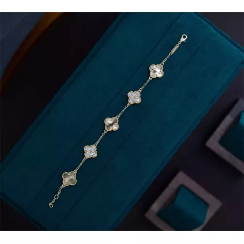 Van Cleef &amp; Arpels Bracelets For Women #1327657 $23.00 USD, Wholesale Replica Van Cleef &amp; Arpels Bracelets