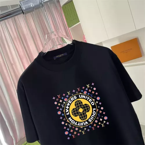 Replica Louis Vuitton LV T-Shirts Short Sleeved For Unisex #1328458 $42.00 USD for Wholesale