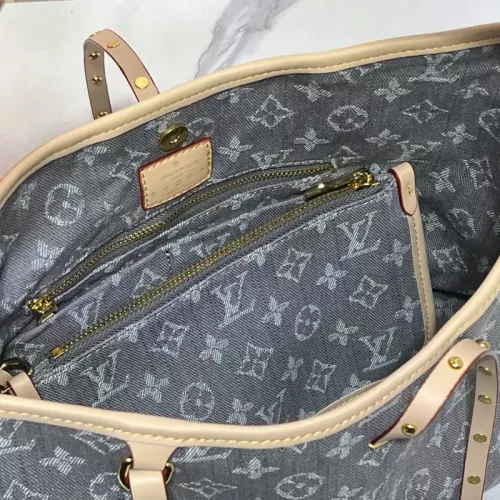 Replica Louis Vuitton AAA Quality Shoulder Bags For Women #1330296 $68.00 USD for Wholesale