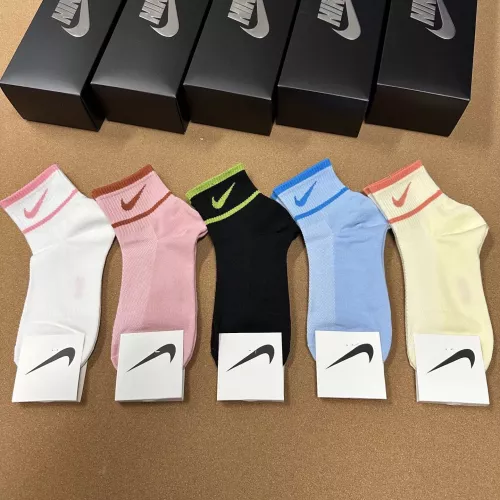Nike Socks For Women #1332426 $25.00 USD, Wholesale Replica Nike Socks