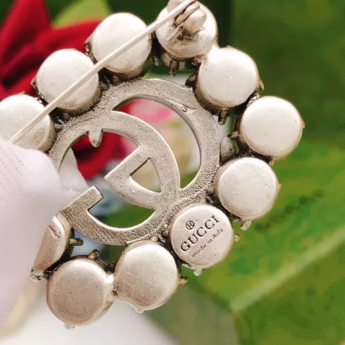 Replica Gucci Brooches For Women #1337059 $34.00 USD for Wholesale