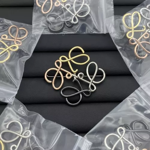 LOEWE Brooches For Women #1337972 $27.00 USD, Wholesale Replica LOEWE Brooches