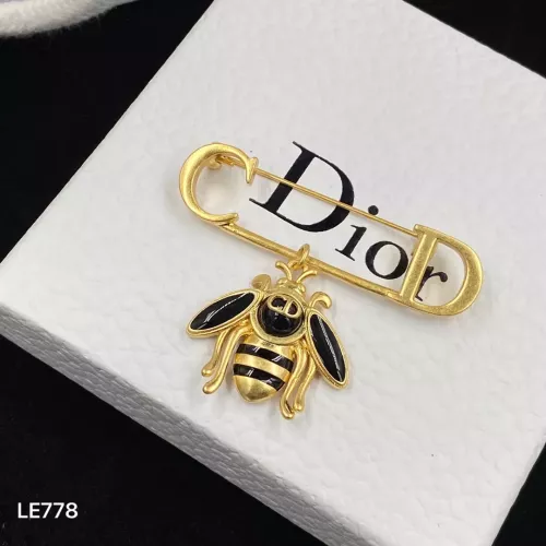Replica Christian Dior Brooches For Women #1338191 $25.00 USD for Wholesale