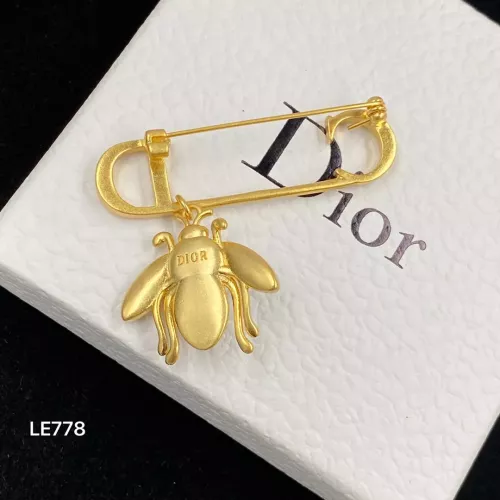 Replica Christian Dior Brooches For Women #1338191 $25.00 USD for Wholesale