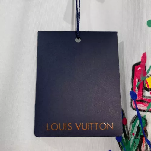 Replica Louis Vuitton LV T-Shirts Short Sleeved For Unisex #1338336 $42.00 USD for Wholesale