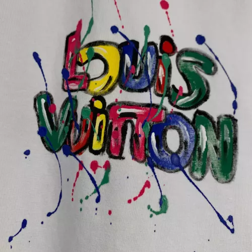 Replica Louis Vuitton LV T-Shirts Short Sleeved For Unisex #1338336 $42.00 USD for Wholesale