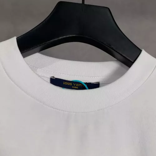 Replica Louis Vuitton LV T-Shirts Short Sleeved For Unisex #1338336 $42.00 USD for Wholesale
