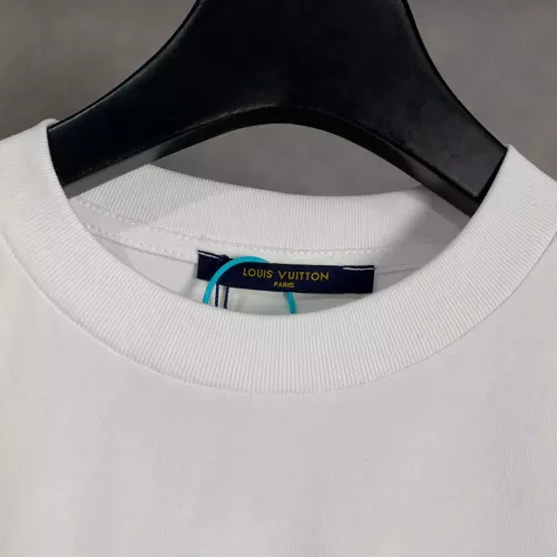Replica Louis Vuitton LV T-Shirts Short Sleeved For Unisex #1338338 $42.00 USD for Wholesale