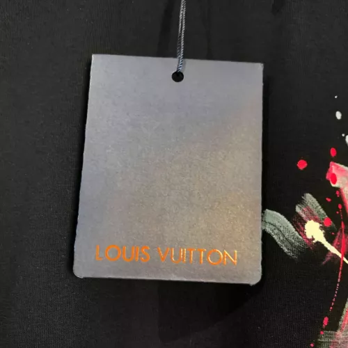 Replica Louis Vuitton LV T-Shirts Short Sleeved For Unisex #1338339 $42.00 USD for Wholesale