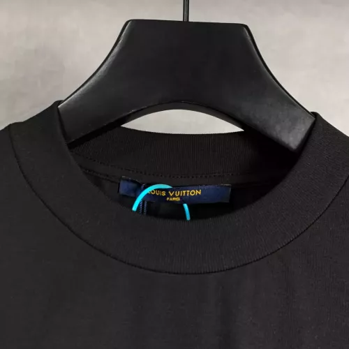 Replica Louis Vuitton LV T-Shirts Short Sleeved For Unisex #1338339 $42.00 USD for Wholesale