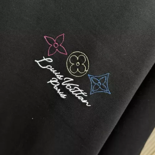 Replica Louis Vuitton LV T-Shirts Short Sleeved For Unisex #1340865 $39.00 USD for Wholesale
