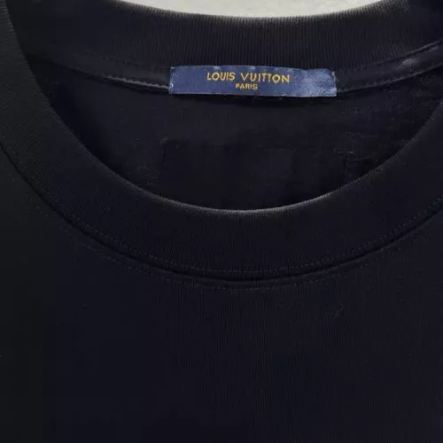Replica Louis Vuitton LV T-Shirts Short Sleeved For Unisex #1341925 $39.00 USD for Wholesale