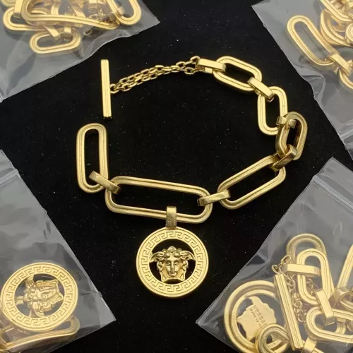Versace Bracelets #1345525 $27.00 USD, Wholesale Replica Versace Bracelets