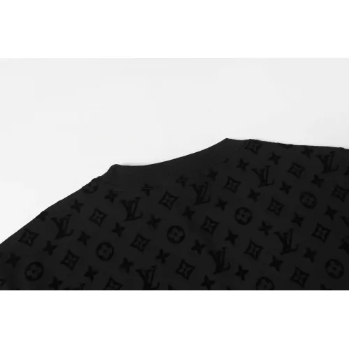 Replica Louis Vuitton LV T-Shirts Short Sleeved For Unisex #1346419 $32.00 USD for Wholesale