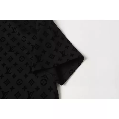 Replica Louis Vuitton LV T-Shirts Short Sleeved For Unisex #1346419 $32.00 USD for Wholesale
