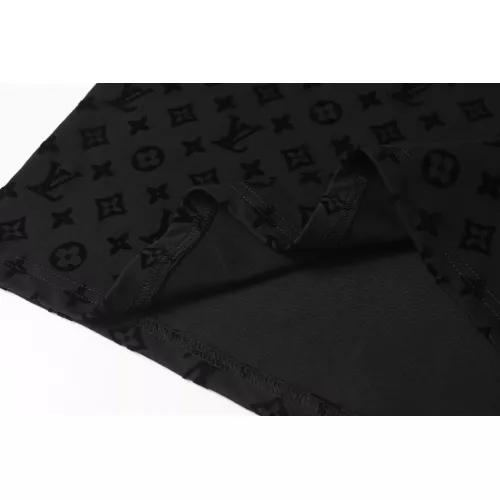 Replica Louis Vuitton LV T-Shirts Short Sleeved For Unisex #1346419 $32.00 USD for Wholesale