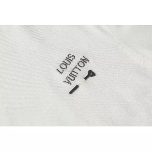 Replica Louis Vuitton LV T-Shirts Short Sleeved For Unisex #1346420 $34.00 USD for Wholesale