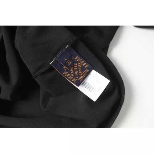 Replica Louis Vuitton LV T-Shirts Short Sleeved For Unisex #1346422 $34.00 USD for Wholesale