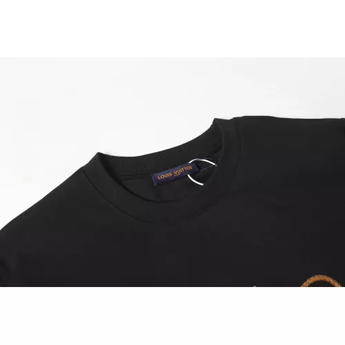 Replica Louis Vuitton LV T-Shirts Short Sleeved For Unisex #1346424 $40.00 USD for Wholesale