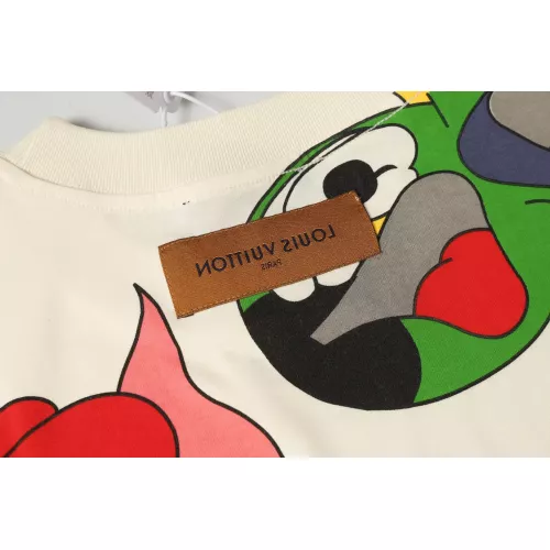 Replica Louis Vuitton LV T-Shirts Short Sleeved For Unisex #1346425 $32.00 USD for Wholesale