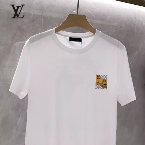 Replica Louis Vuitton LV T-Shirts Short Sleeved For Unisex #1347099 $25.00 USD for Wholesale