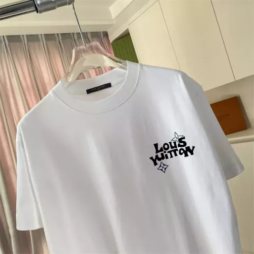 Replica Louis Vuitton LV T-Shirts Short Sleeved For Unisex #1347302 $42.00 USD for Wholesale