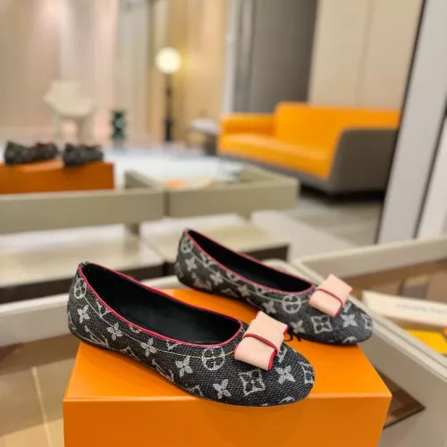 Replica Louis Vuitton Flat Shoes For Women #1348806 $96.00 USD for Wholesale