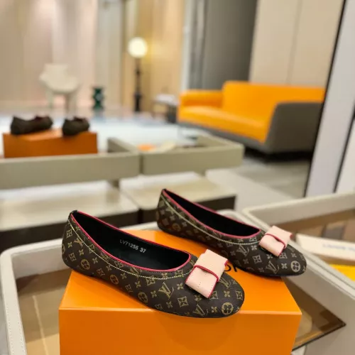 Replica Louis Vuitton Flat Shoes For Women #1348808 $96.00 USD for Wholesale