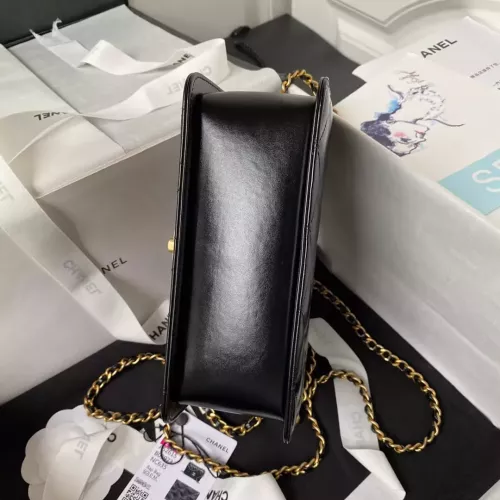 Replica Chanel AAA Quality Messenger Bags For Women #1350652 $185.00 USD for Wholesale
