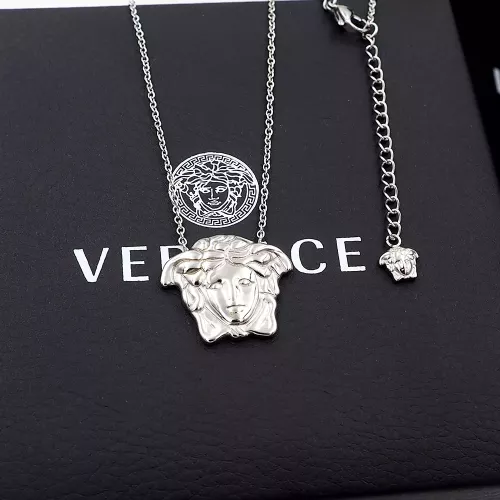 Versace Necklaces #1350985 $25.00 USD, Wholesale Replica Versace Necklaces