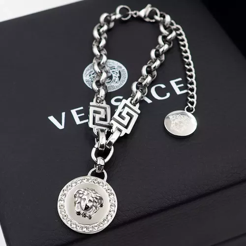 Versace Bracelets #1350998 $27.00 USD, Wholesale Replica Versace Bracelets