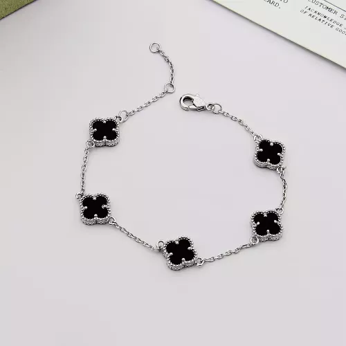 Van Cleef &amp; Arpels Bracelets For Women #1351335 $29.00 USD, Wholesale Replica Van Cleef &amp; Arpels Bracelets