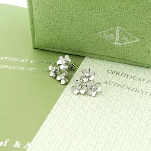 Van Cleef &amp; Arpels Earrings For Women #1351805 $29.00 USD, Wholesale Replica Van Cleef &amp; Arpels Earrings