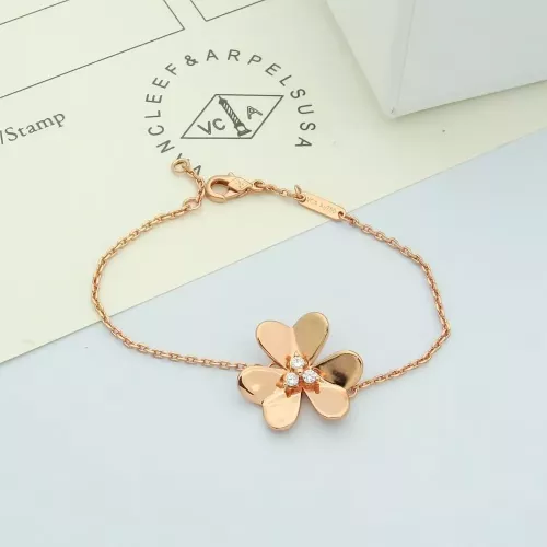 Van Cleef &amp; Arpels Bracelets For Women #1351815 $25.00 USD, Wholesale Replica Van Cleef &amp; Arpels Bracelets