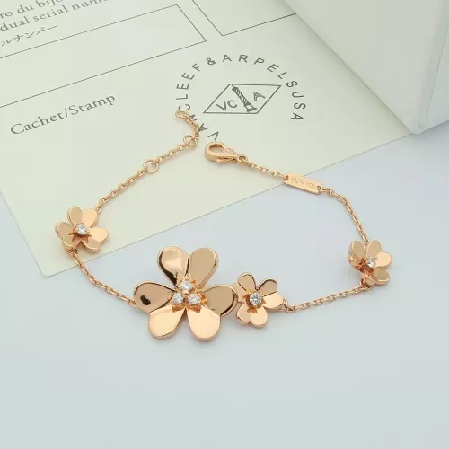 Van Cleef &amp; Arpels Bracelets For Women #1351818 $27.00 USD, Wholesale Replica Van Cleef &amp; Arpels Bracelets