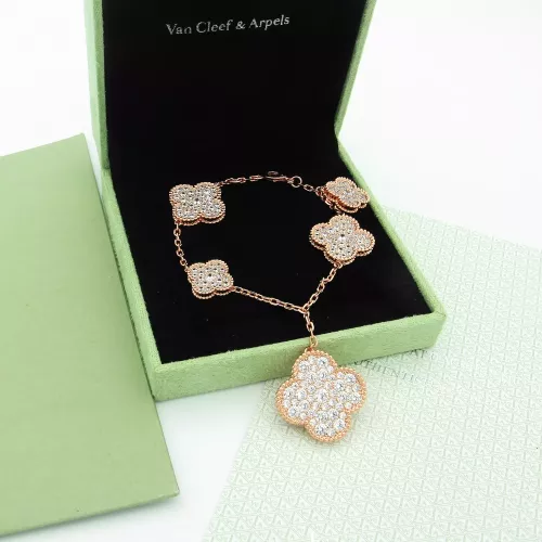 Replica Van Cleef & Arpels Jewelry Set For Women #1351858 $98.00 USD for Wholesale