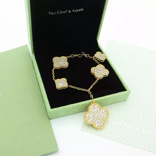 Van Cleef &amp; Arpels Bracelets For Women #1351862 $39.00 USD, Wholesale Replica Van Cleef &amp; Arpels Bracelets