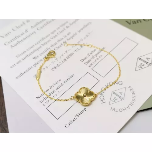 Van Cleef &amp; Arpels Bracelets For Women #1351881 $25.00 USD, Wholesale Replica Van Cleef &amp; Arpels Bracelets
