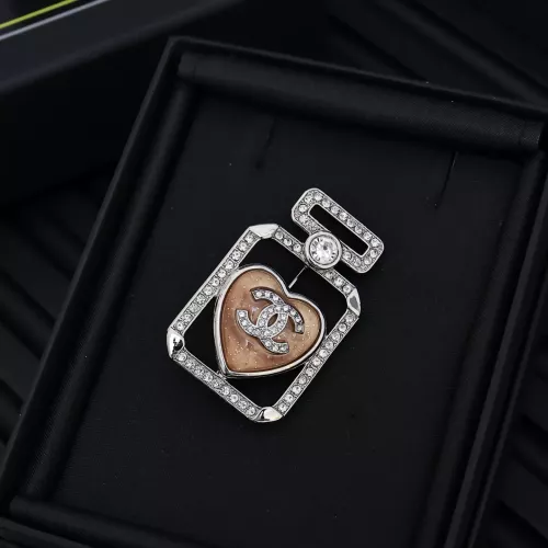Chanel Brooches For Women #1352477 $27.00 USD, Wholesale Replica Chanel Brooches